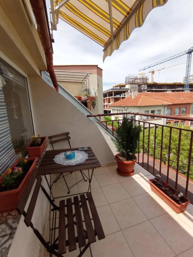 Studio San Stefano Burgas Stad Buitenkant foto