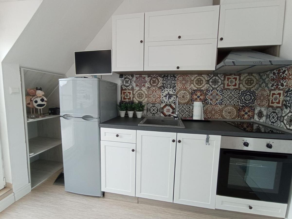 Studio San Stefano Burgas Stad Buitenkant foto